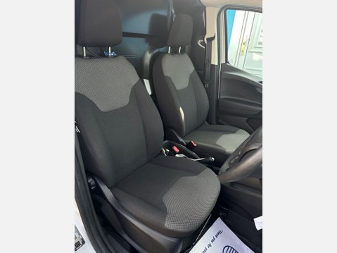 Ford Transit Courier 1.5 TDCi Panel Van 5dr Diesel Manual L1 Euro 5 (SLD) (75 ps) 9
