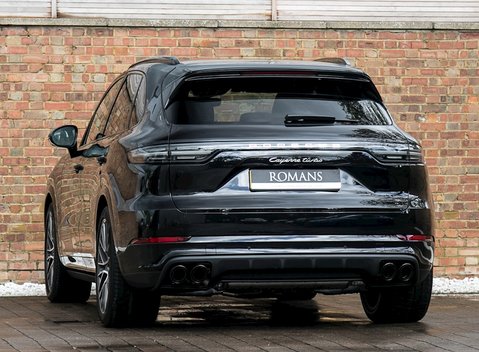 Porsche Cayenne Turbo (New Model) 3