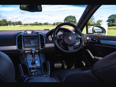 Porsche Cayenne GTS 40