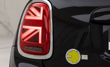 Mini Hatch Electric Level 3 26