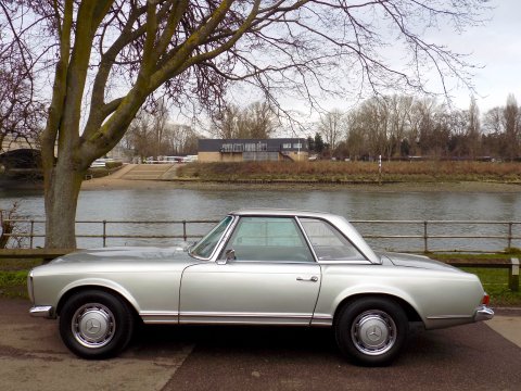 Mercedes-Benz SL Series 280 SL Pagoda (W113) 27