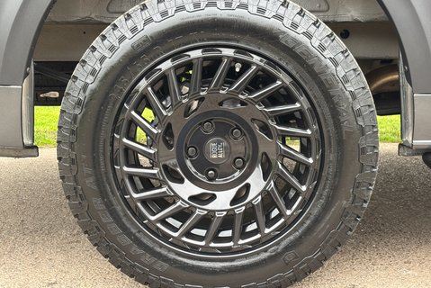 MAN TGE 3.180 4Motion Standard Hr DCIV - DSG Auto - 5 Seats 35