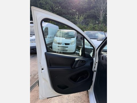 Peugeot Partner 1.6 BlueHDi 854 Professional Panel Van 5dr Diesel Manual L1 (112 g/km, 97.6 32