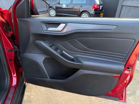 Ford Focus 1.0 Focus Active X Auto 5dr 78