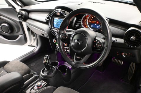 Mini Hatch 1.5 Cooper Sport Auto 5dr 31