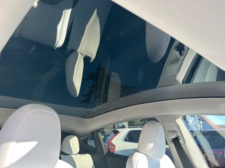 Tesla Model Y LONG RANGE AWD 32