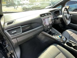 Nissan LEAF Leaf N-Connecta Electric 110Kw 39kWh (AUTOMATIC) 5dr 16
