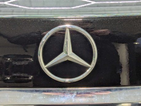 Mercedes-Benz E Class 2.0 E 300 AMG Line de Auto 4dr 35