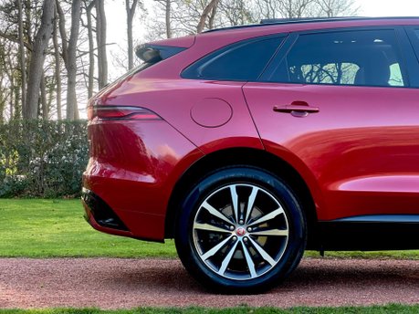 Jaguar F-Pace R-DYNAMIC BLACK 39