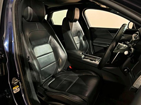 Jaguar XF D V6 S 16