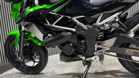 Kawasaki Z 2023 125CC NAKED BIKE MOT 10/27 WARRANTY SERVICED 1 OWNER 18