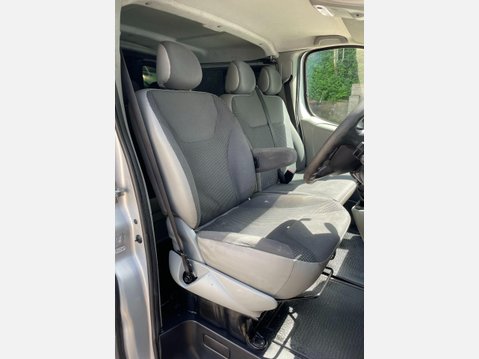 Vauxhall Vivaro 2.0 2900 CDTi Sportive Crew Van FWD L3 5dr 27