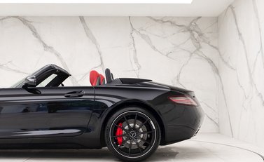 Mercedes-Benz SLS AMG Roadster 24