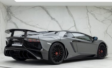Lamborghini Aventador SV LP 750-4 Roadster 10
