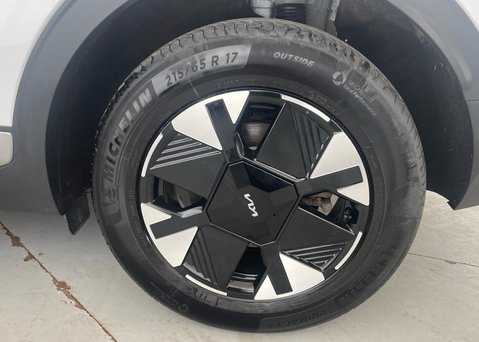 Kia Sportage 1.6 T-GDi HEV PURE 15