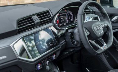 Audi Q3 TFSI 40 Quattro S Line Vorsprung 16