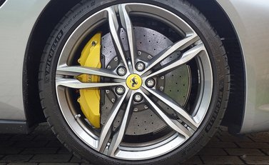Ferrari GTC4 Lusso 15