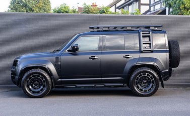 Land Rover Defender 110 OCTA Black 2