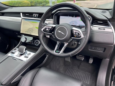 Jaguar F-Pace 2.0 D200 MHEV R-Dynamic SE Auto AWD Euro 6 (s/s) 5dr 91