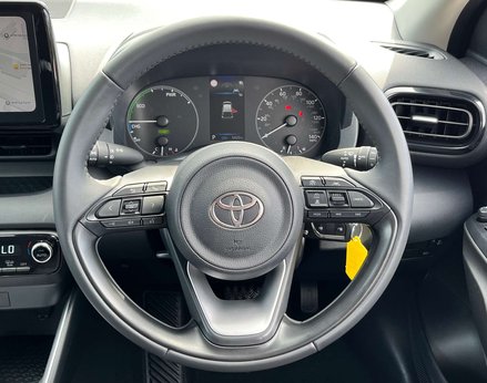 Toyota Yaris ICON HEV CVT 20
