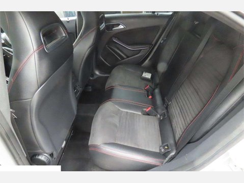 Mercedes-Benz CLA Class 2.1 CLA220d AMG Line Coupe 7G-DCT 4MATIC Euro 6 (s/s) 4dr 5