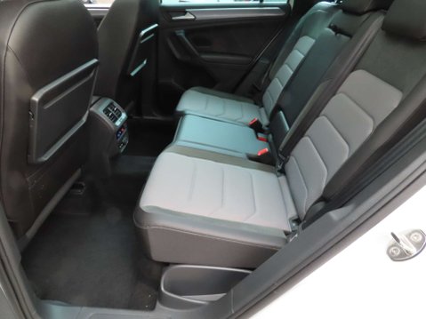 Volkswagen Tiguan 2.0 Tiguan R-Line Tech TDI 4Motion Semi-Auto 4WD 5dr 8