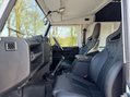 Land Rover Defender 2.2 Defender 90 Hard Top TD 4WD 5dr 41
