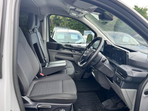Ford Transit Custom 2.5 320 Duratec 11.8kWh Limited Crew Van Auto L1 H1 Euro 6 5dr 23
