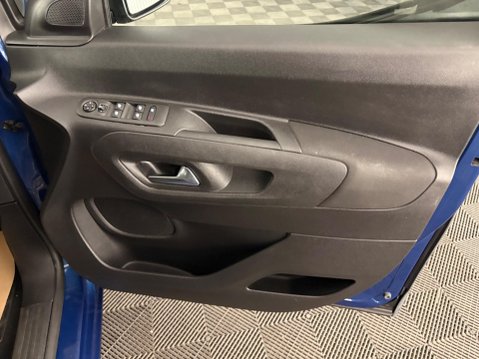 Vauxhall Combo Life 1.5 Turbo D Elite XL MPV Auto Euro 6 (s/s) 5dr 38