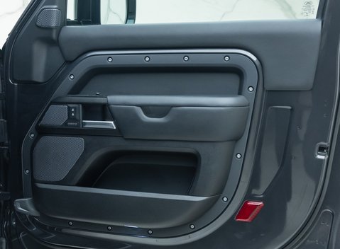 Land Rover Defender 90 V8 CARPATHIAN EDITION 26