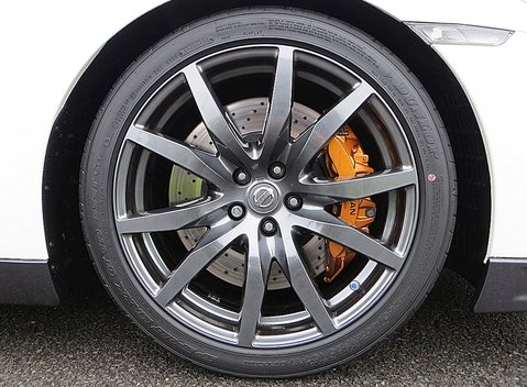 Nissan GT-R Premium Edition 6