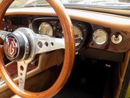 MG B ROADSTER 68