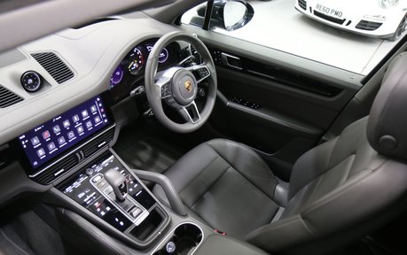 Porsche Cayenne V6 e-Hybrid - Pan Roof, Air Suspension, Head Up Display 20