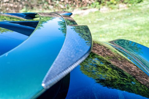 Aston Martin DBX 707 21