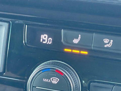 Volkswagen Caravelle 2.0 TDI Executive MPV 5dr Diesel DSG Euro 6 (s/s) (150 ps) 43