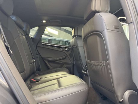 Porsche Macan 3.0 Macan S Semi-Auto 4WD 5dr 65