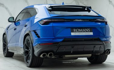 Lamborghini Urus PERFORMANTE 10