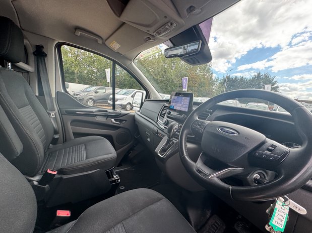 Ford Transit Custom Crew Cab AUTO SWB L1H1 Low Roof Limited 320 Air Con Alloys Sensors Cam EURO 18