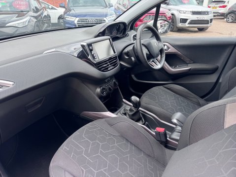 Peugeot 2008 BLUE HDI ACTIVE 11