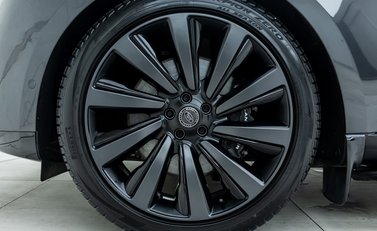 Land Rover Range Rover P530 SV 34