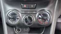 Peugeot 2008 1.2 PureTech Signature SUV 5dr Petrol EAT Euro 6 (s/s) (130 ps) 25