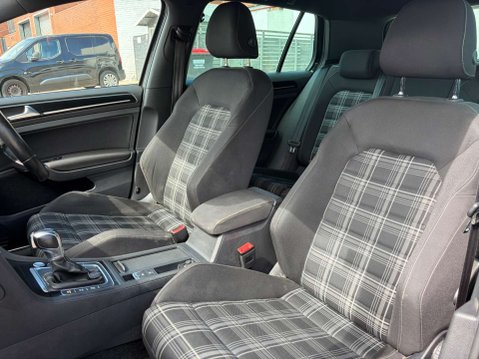 Volkswagen Golf 2.0 Golf GTD Semi-Automatic 5dr *NATIONAL DELIVERY* 47