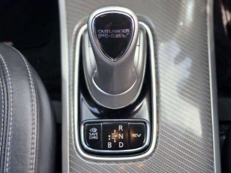 Mitsubishi Outlander 2.4h TwinMotor 13.8kWh 4h SUV 5dr Petrol Plug-in Hybrid CVT 4WD Euro 6 (s/s 12