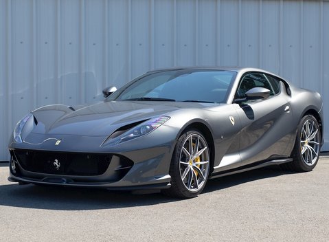 Ferrari 812 Superfast 6