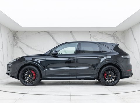 Porsche Cayenne GTS 2