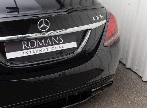 Mercedes-Benz C Class C63 S Saloon Premium Plus 27