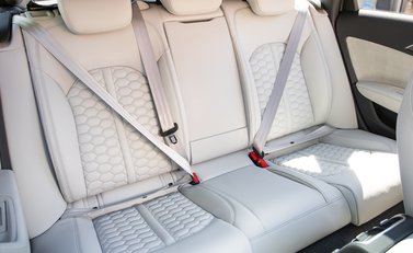 Audi RS6 Avant Performance 13