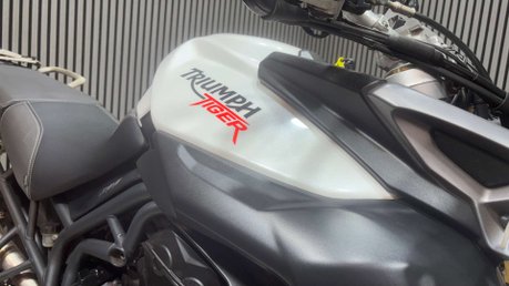 Triumph Tiger ABS 2012 37K NEW MOT SERVICED ADVENTURE BIKE 800CC 37