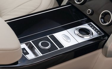 Land Rover Range Rover 4.4 SDV8 Autobiography 24