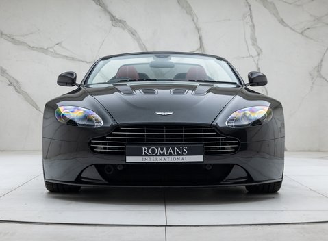 Aston Martin V12 Vantage ROADSTER 10